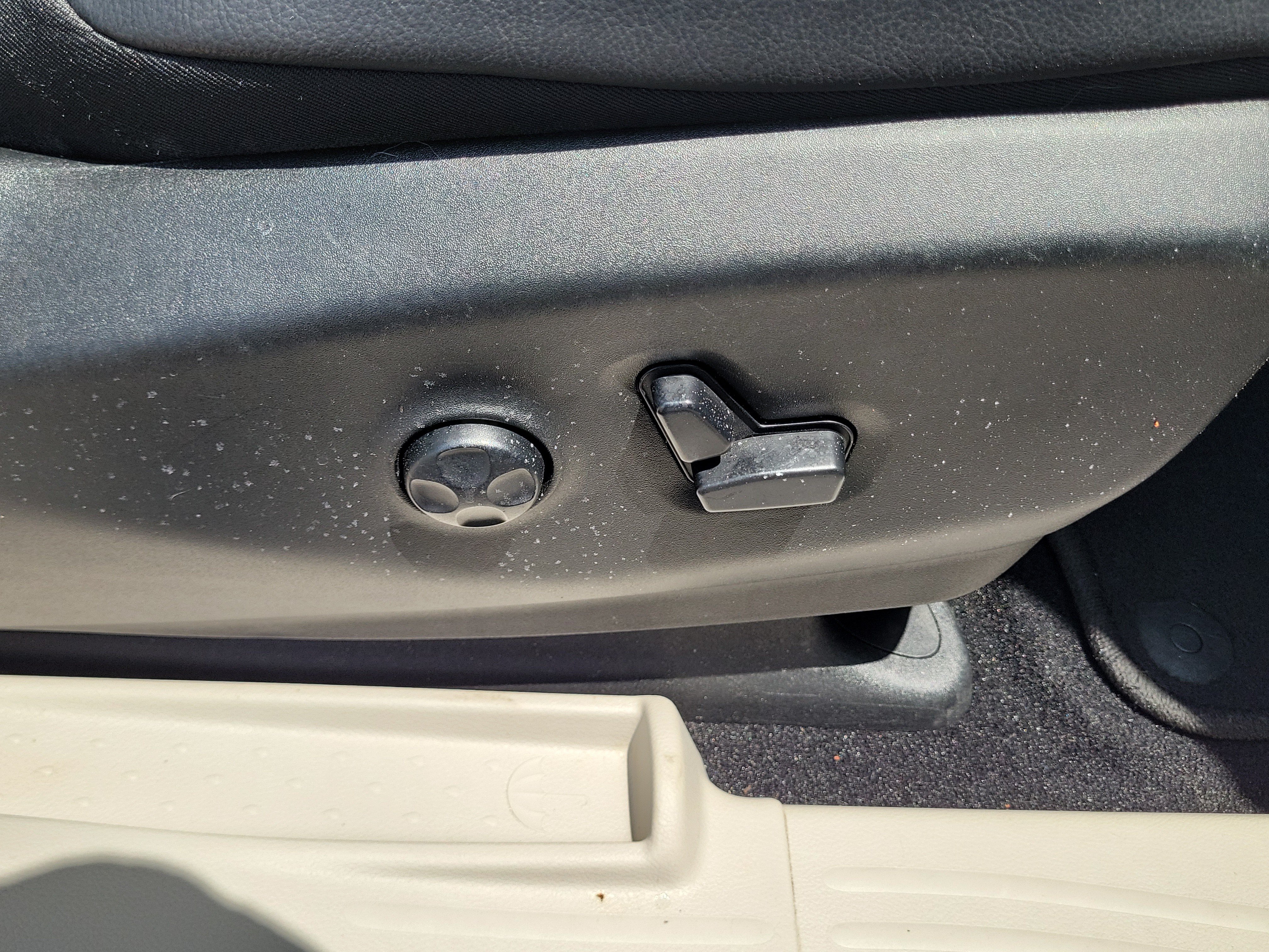 Used 2019 Chrysler Pacifica Touring-L Plus FWD image 19