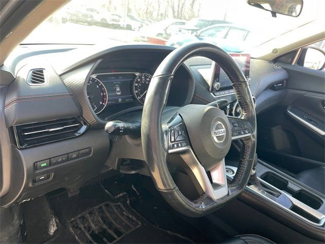 Used 2022 Nissan Sentra SR w/ SR Premium Package image 9