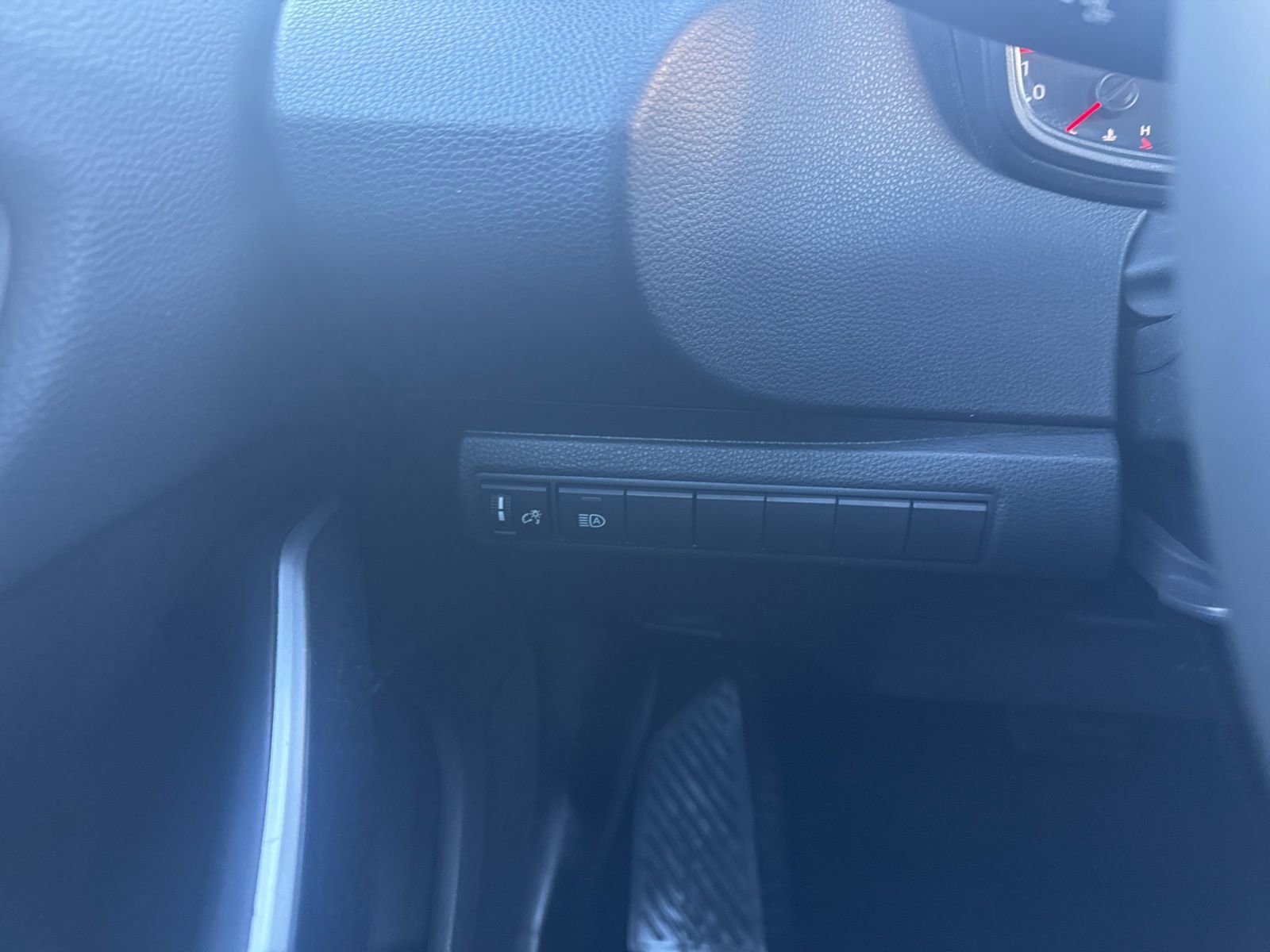 Used 2022 Toyota Corolla SE w/ Carpet Mat Package (TMS) image 22