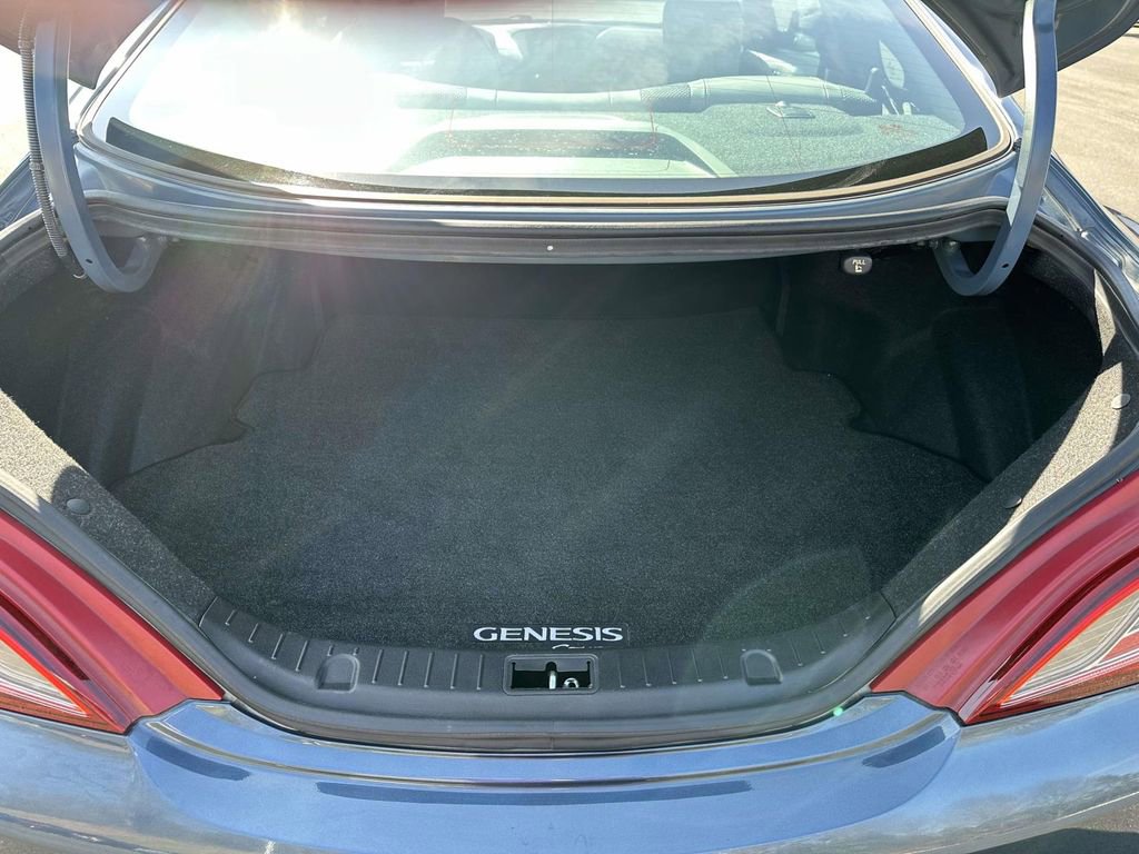 Used 2013 Hyundai Genesis 2.0T image 8