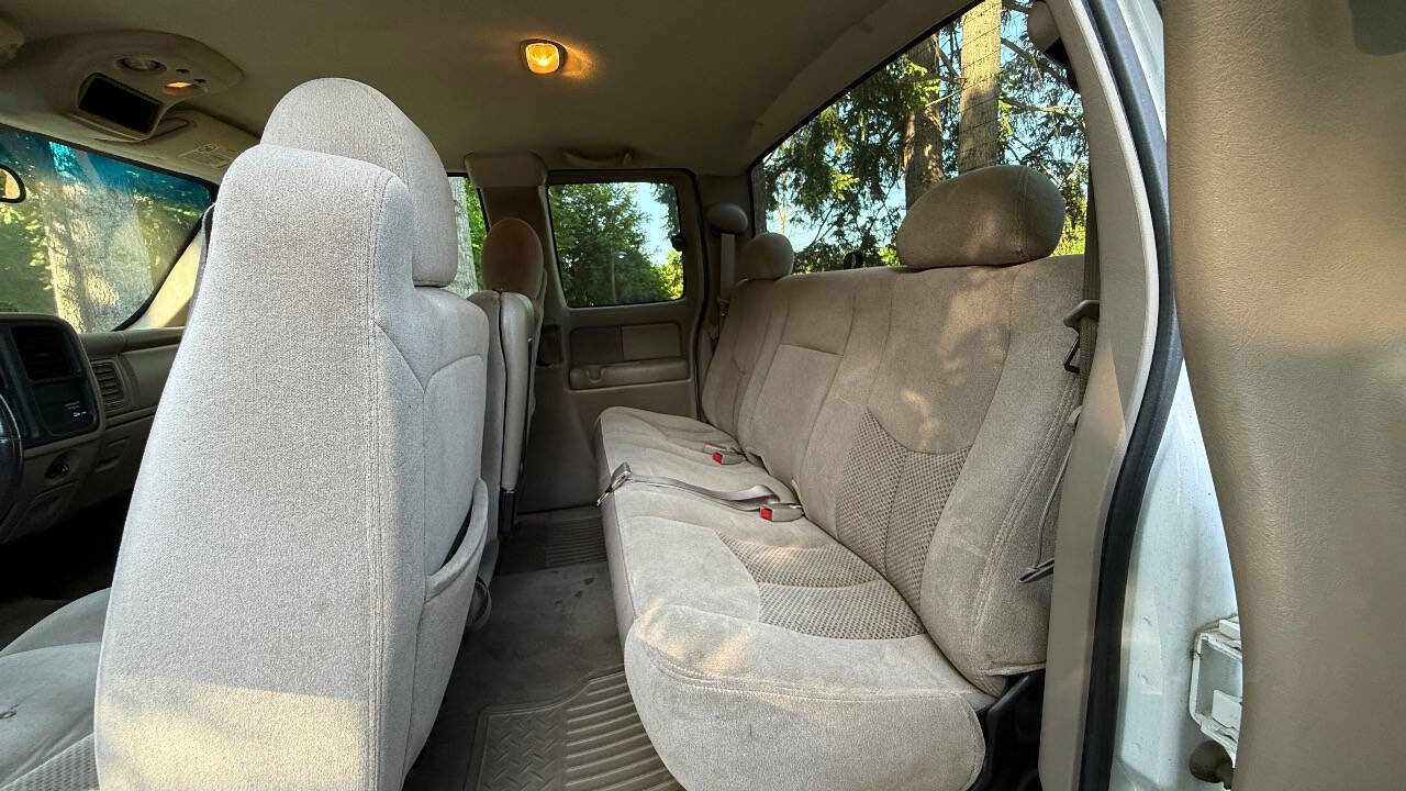 Used 2003 Chevrolet Silverado 2500 LS w/ Skid Plate Package AWD/4WD image 9