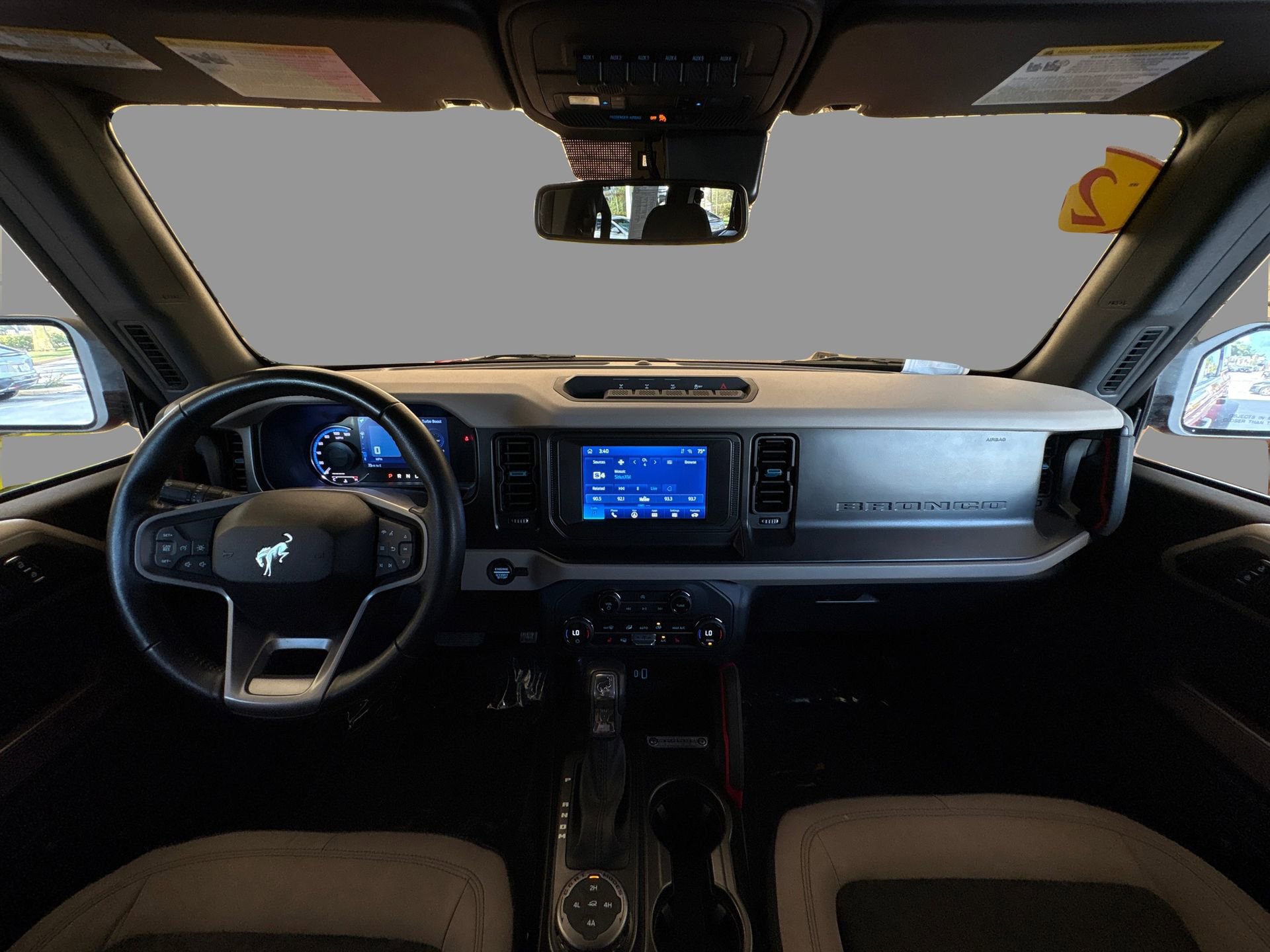 Used 2023 Ford Bronco Wildtrak image 21