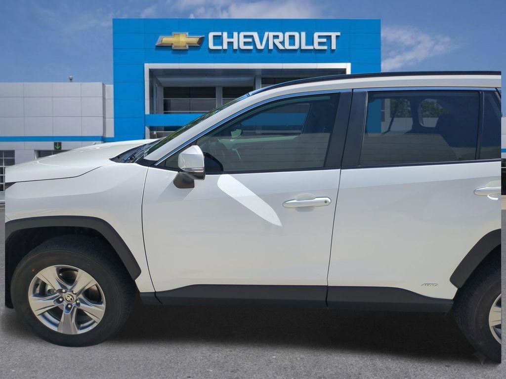Used 2025 Toyota RAV4 XLE AWD/4WD image 13
