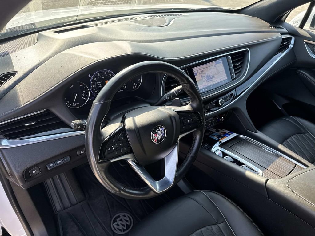 Used 2023 Buick Enclave Avenir w/ Avenir Technology Package image 18