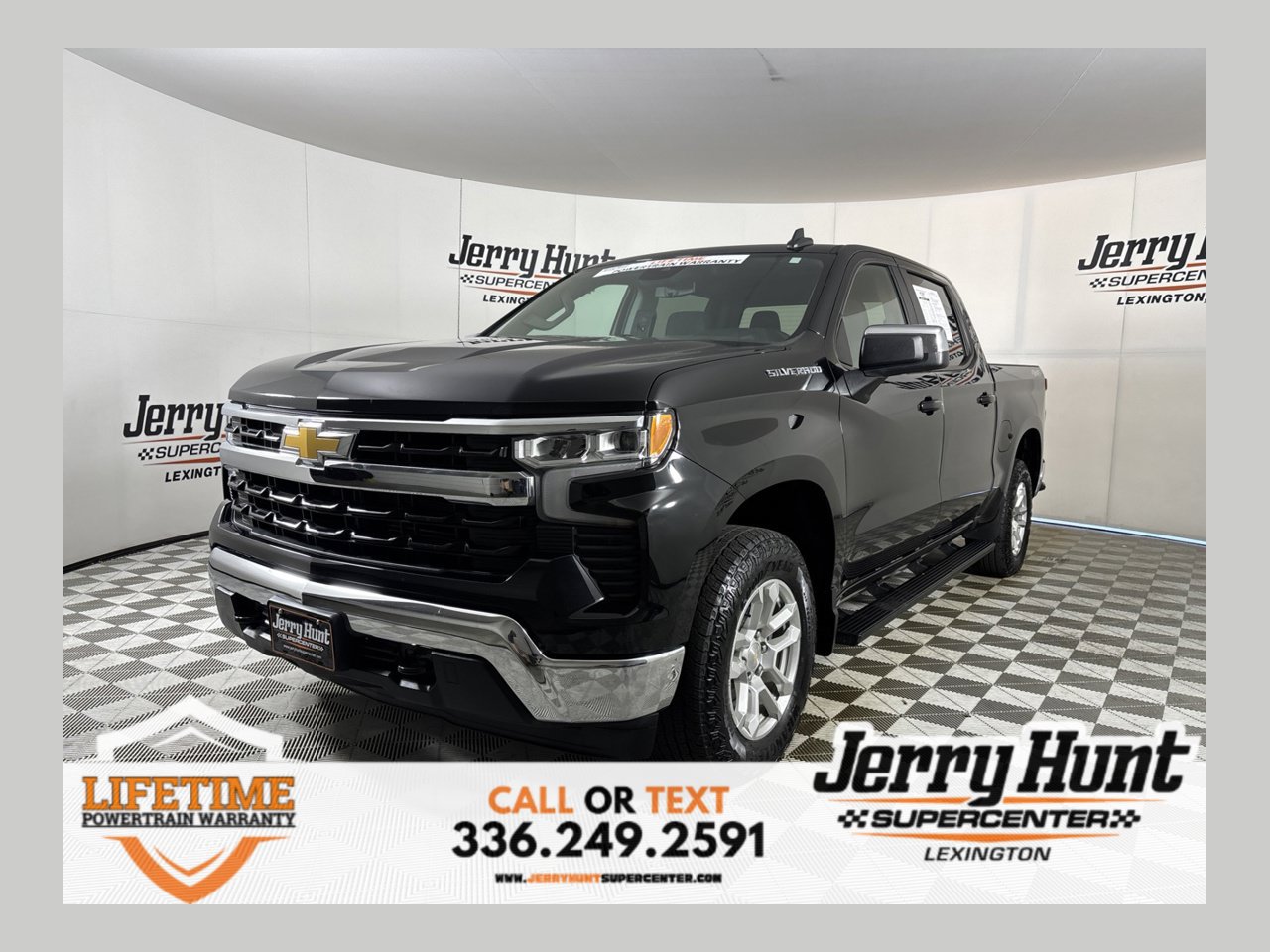 Used 2024 Chevrolet Silverado 1500 LT AWD/4WD image 1