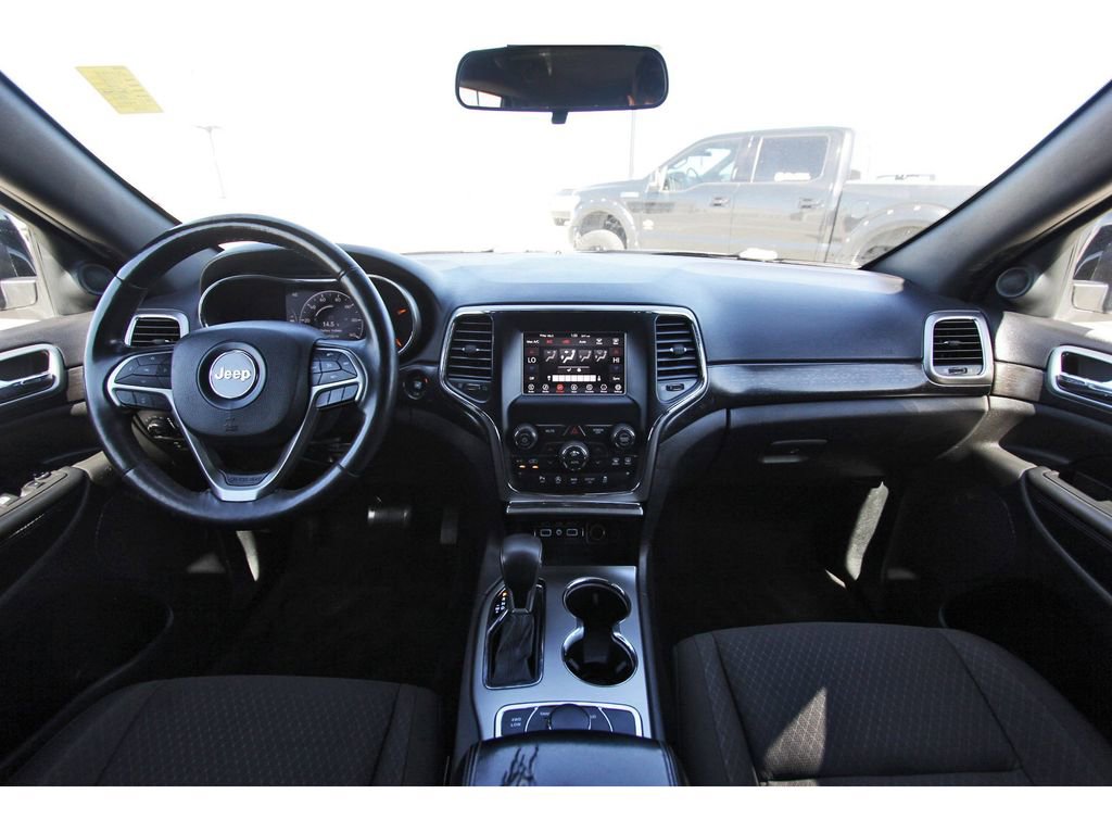 Used 2018 Jeep Grand Cherokee Laredo image 9