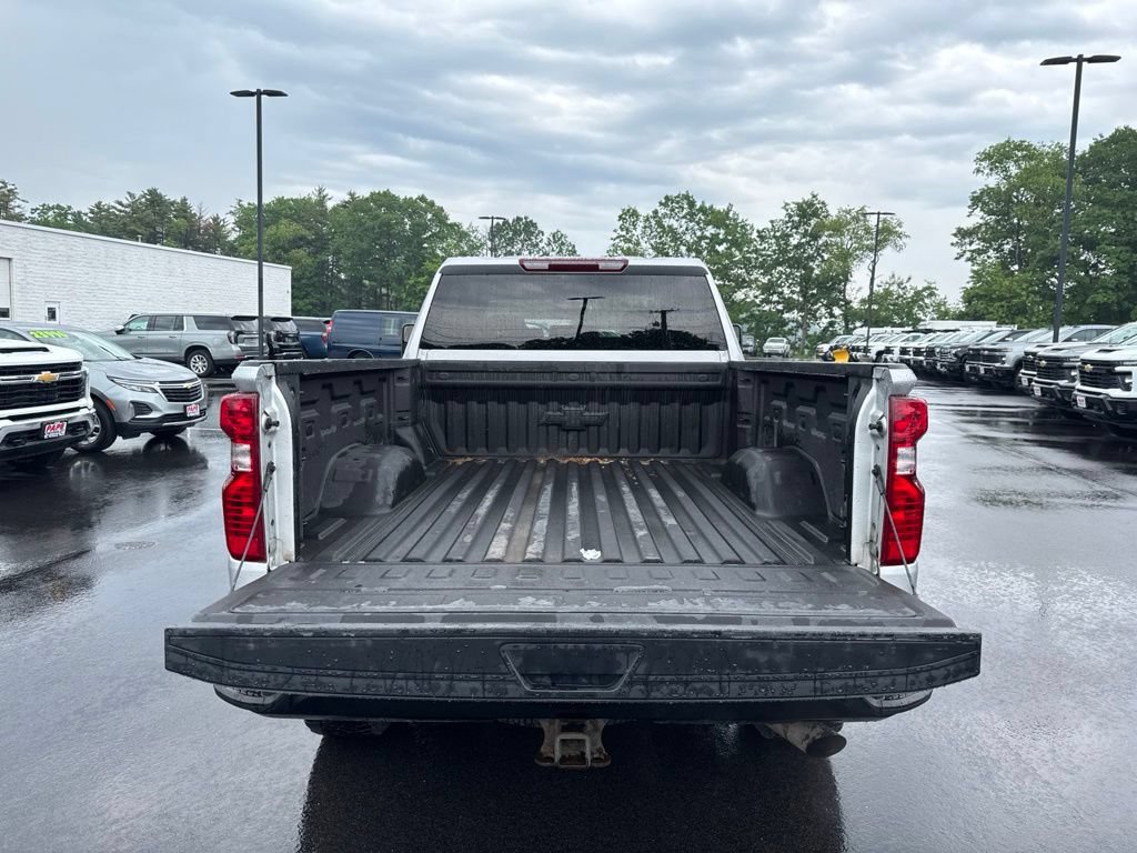 Used 2022 Chevrolet Silverado 2500 Custom w/ Custom Convenience Package AWD/4WD image 6