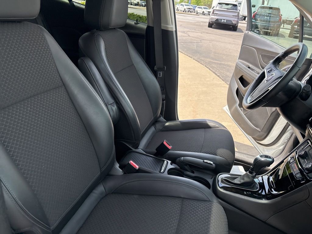 Used 2019 Buick Encore Sport Touring w/ Safety Package AWD/4WD image 37