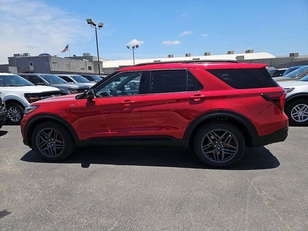New 2026 Ford Explorer ST-Line w/ ST-Line Street Pack RWD image 7
