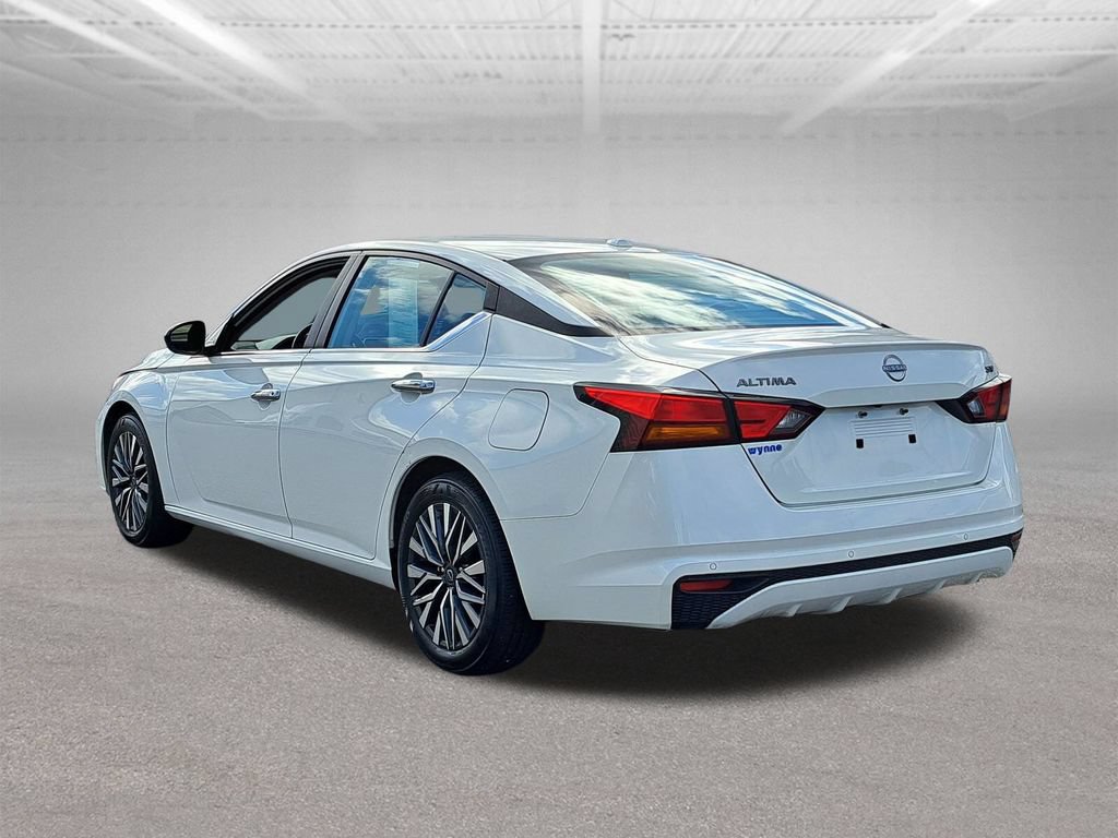 Used 2024 Nissan Altima 2.5 SV FWD image 5