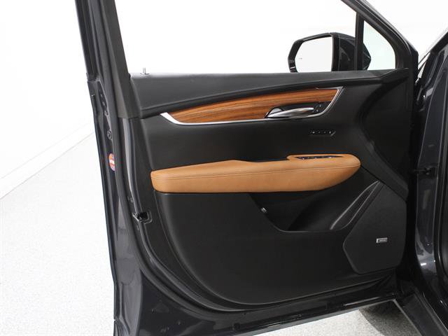 Certified 2022 Cadillac XT5 Premium Luxury image 4