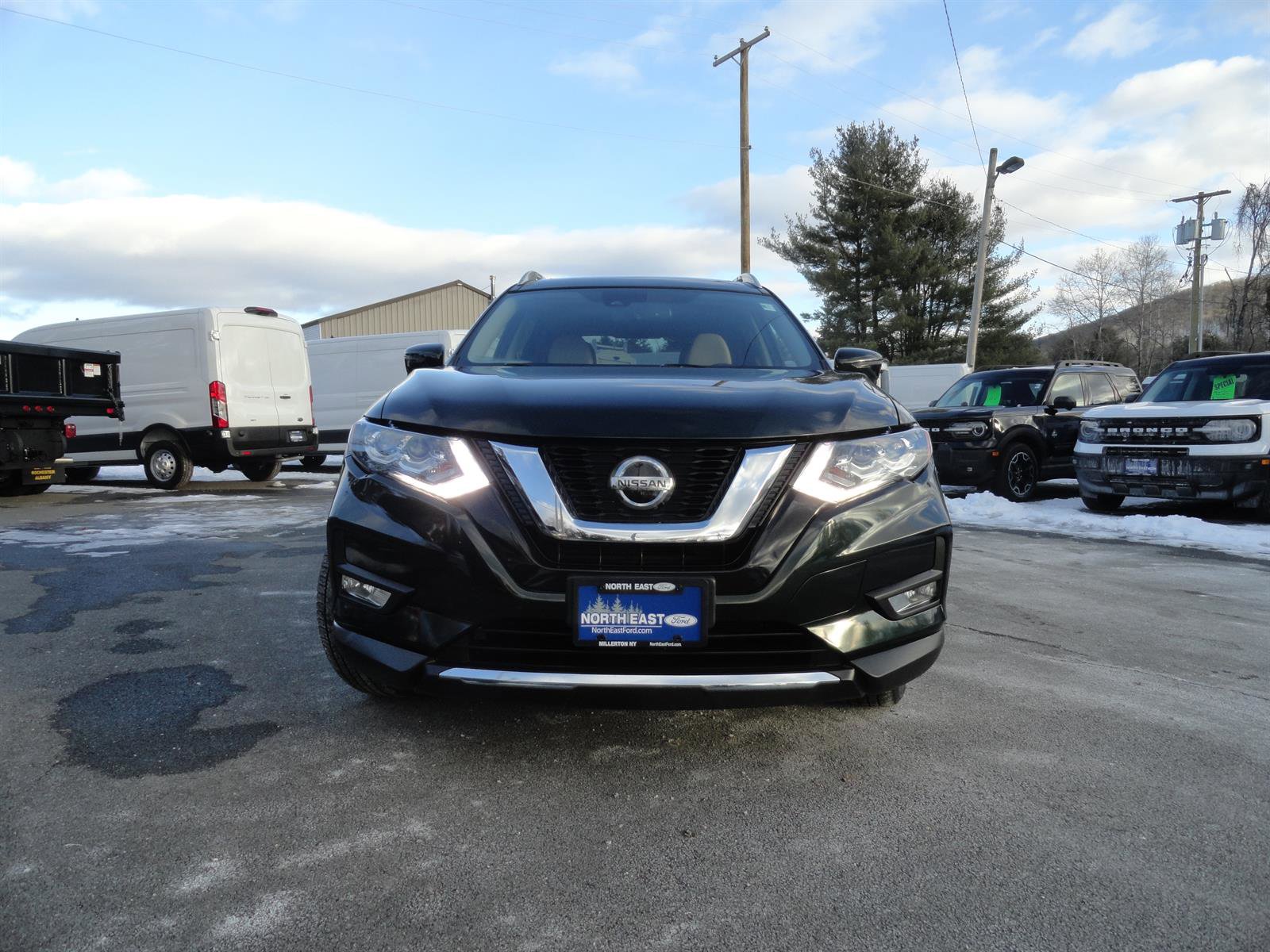 Used 2020 Nissan Rogue SL w/ Premium Package image 2