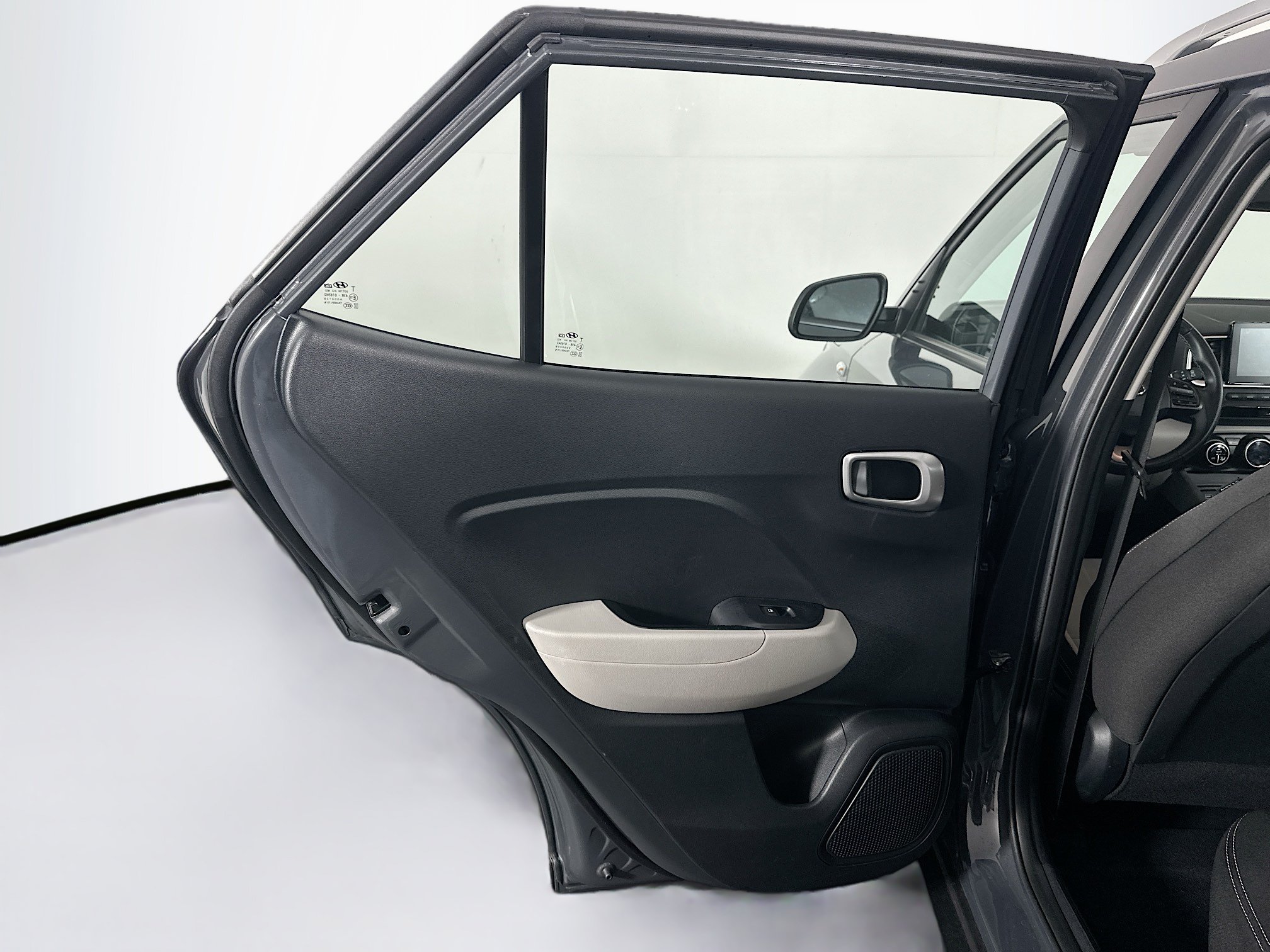 Used 2023 Hyundai Venue SEL FWD image 26