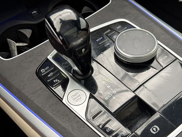Used 2022 BMW X5 sDrive40i w/ Premium Package RWD image 16