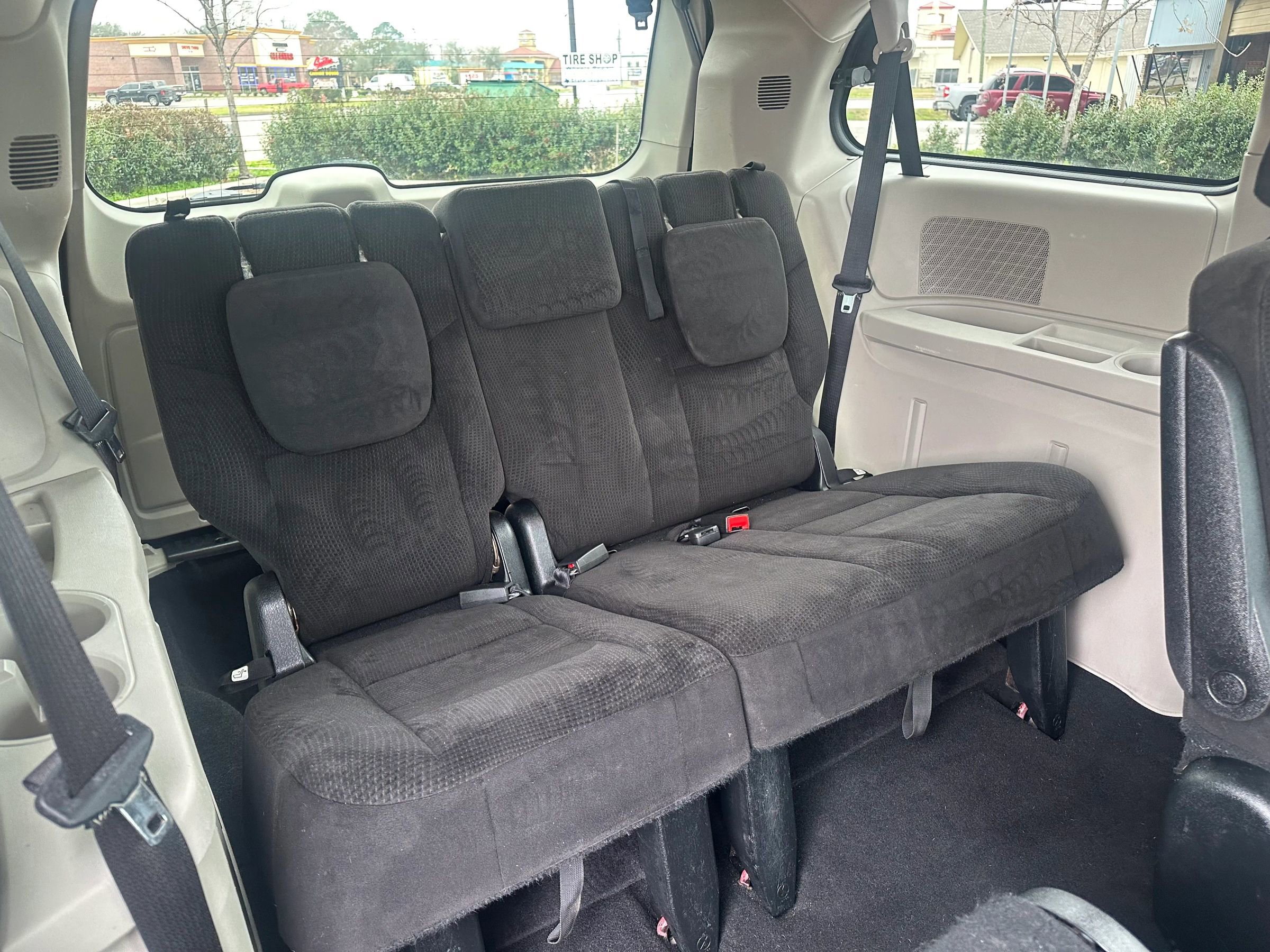 Used 2014 Dodge Grand Caravan SXT w/ Rear Park Assist Package image 14