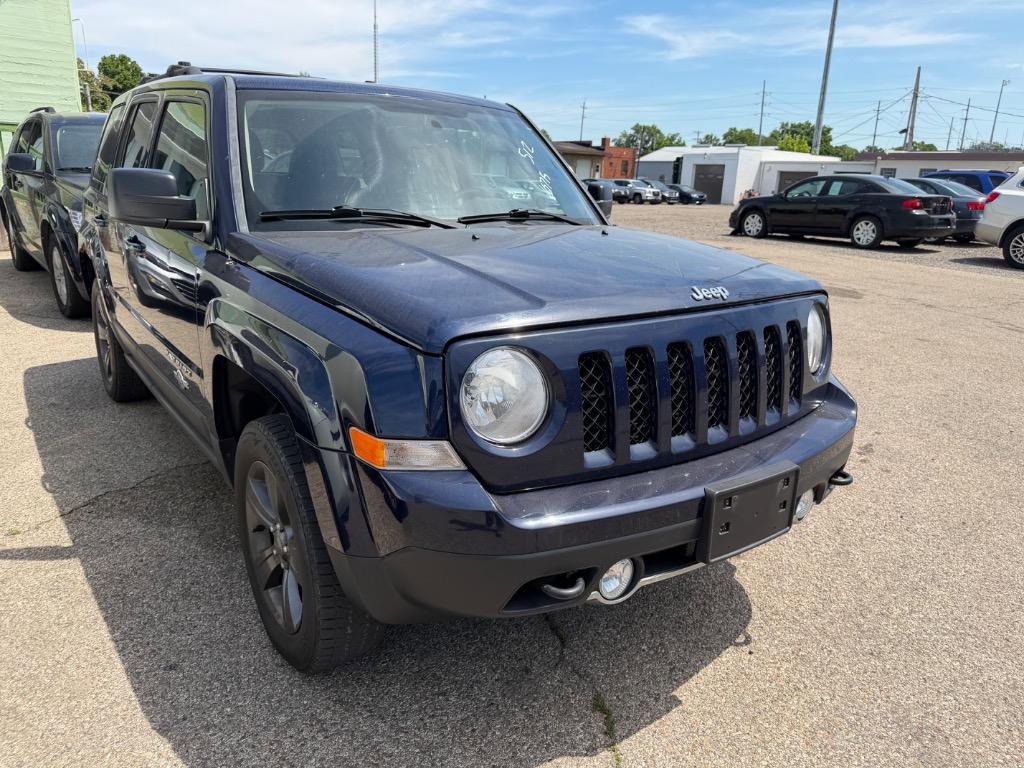 Used 2013 Jeep Patriot Latitude w/ Freedom Edition Pkg AWD/4WD image 3