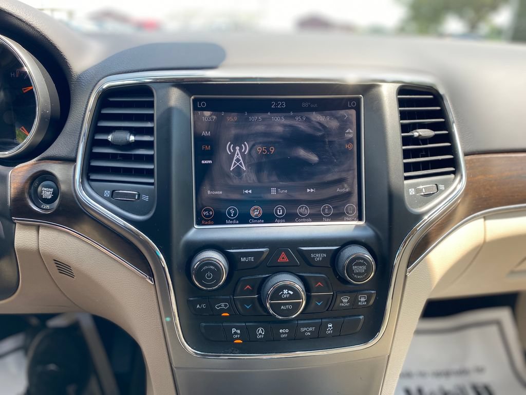 Used 2018 Jeep Grand Cherokee Limited AWD/4WD image 25