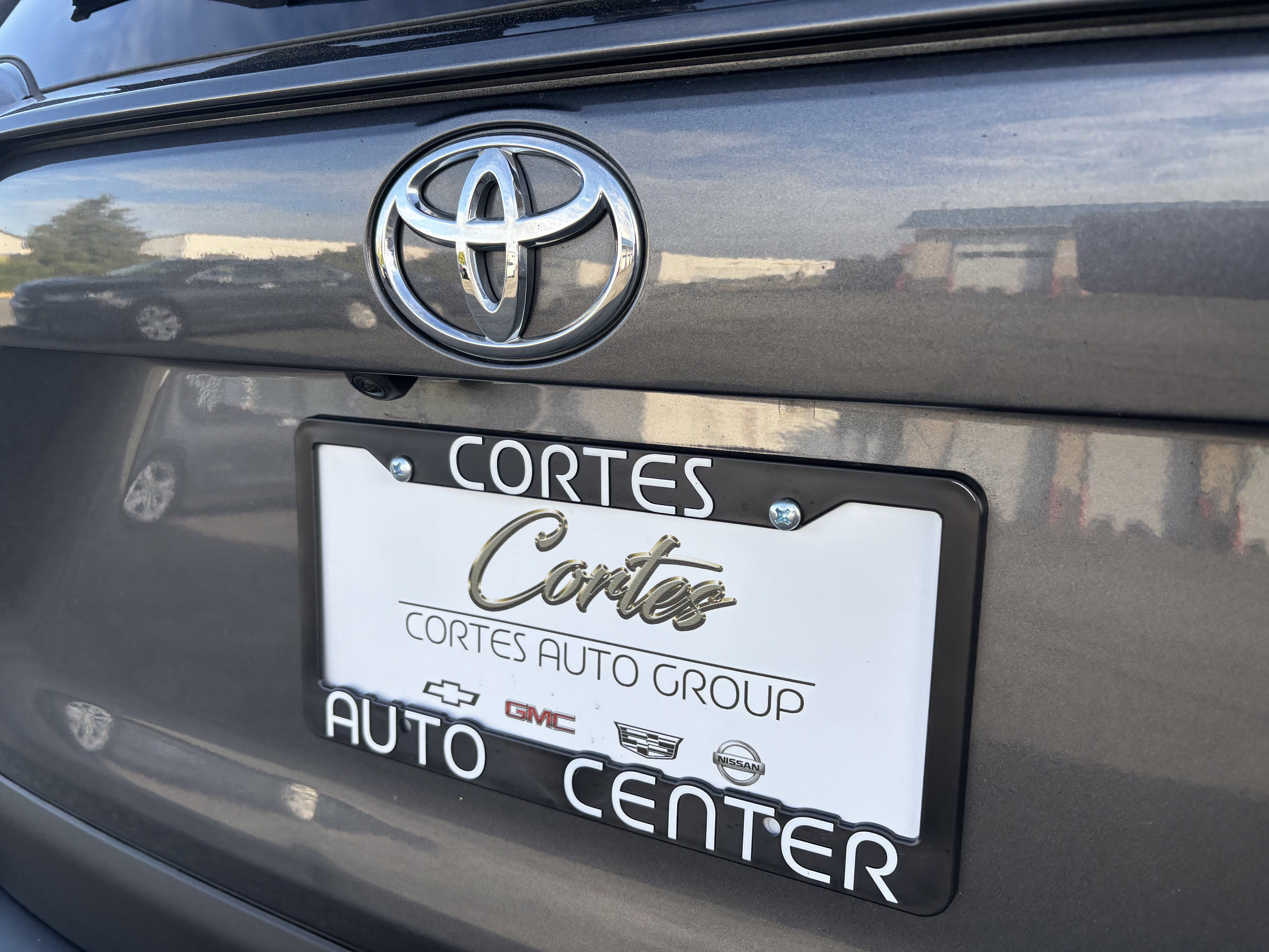 Used 2021 Toyota RAV4 XLE AWD/4WD image 6