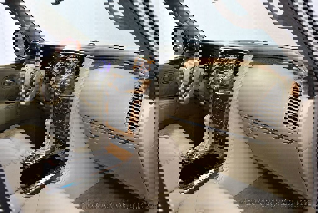 Used 2011 INFINITI QX56 4WD w/ Theater Pkg image 11