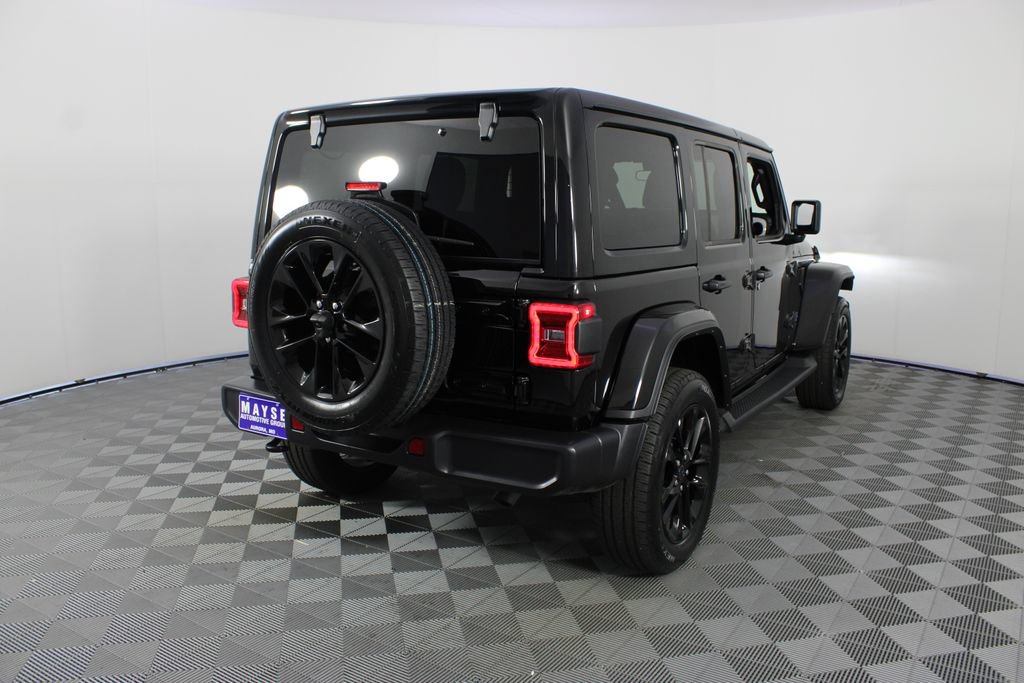 Used 2025 Jeep Wrangler Unlimited Sahara AWD/4WD image 23