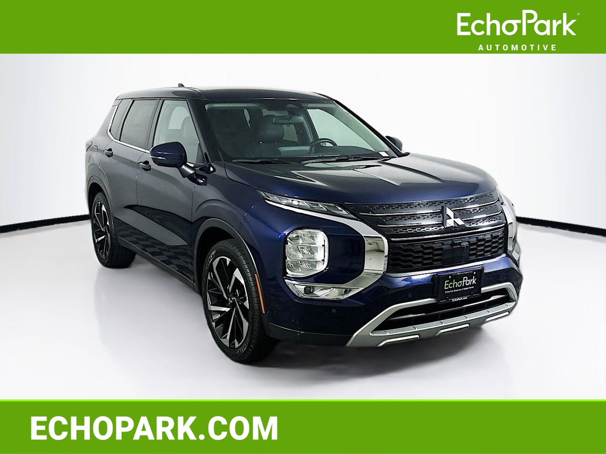 Used 2024 Mitsubishi Outlander SE image 1