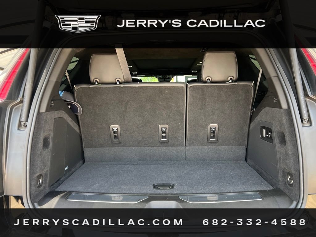 Used 2021 Cadillac Escalade Sport Platinum AWD/4WD image 16