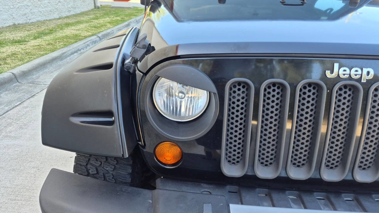 Used 2008 Jeep Wrangler Sahara w/ Dual Top Group AWD/4WD image 11