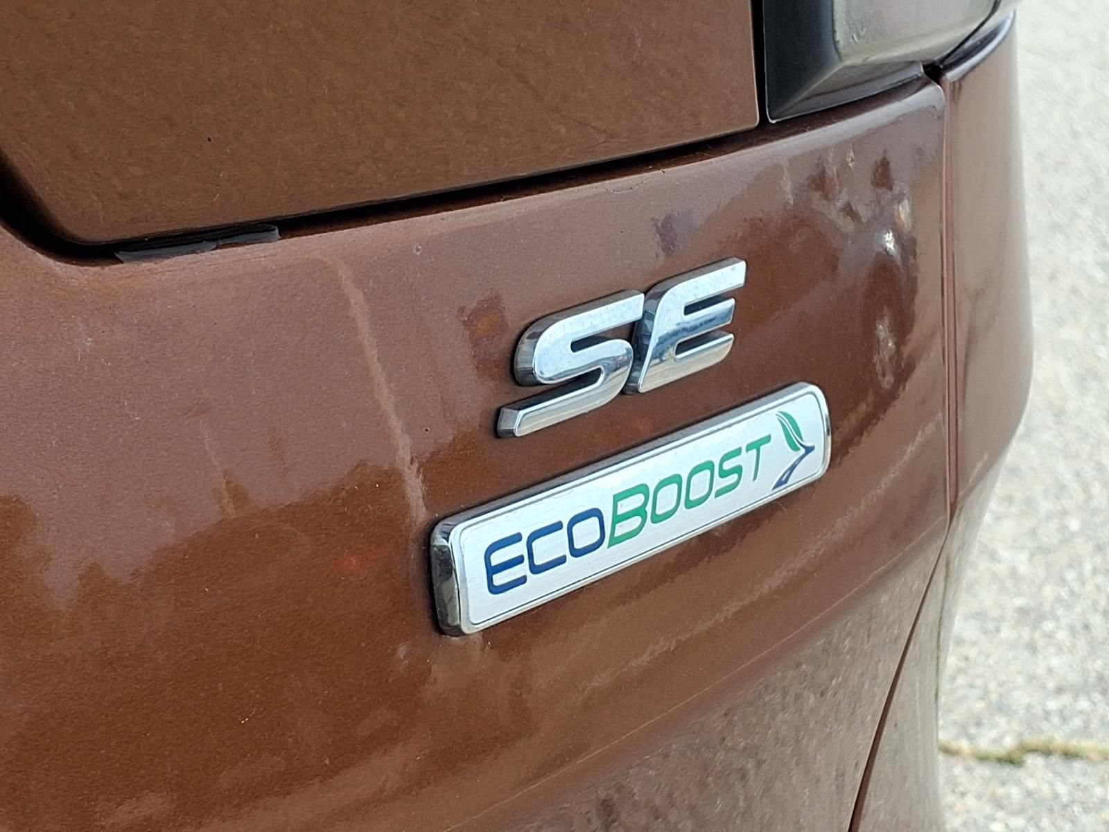 Used 2017 Ford Escape SE w/ SE Cold Weather Package FWD image 10