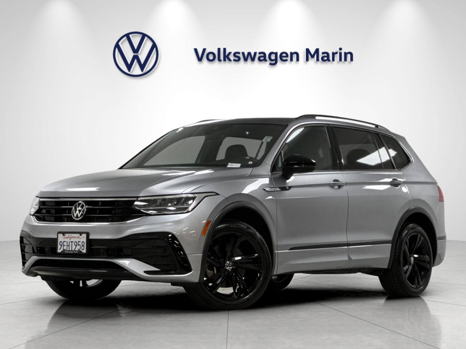 Used 2023 Volkswagen Tiguan SE R-Line AWD/4WD image 1
