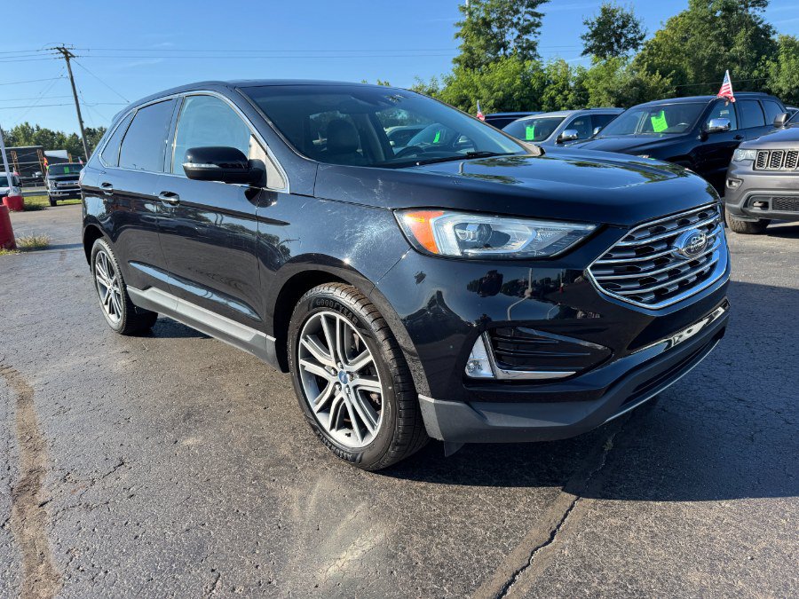 Used 2019 Ford Edge Titanium w/ Cold Weather Package AWD/4WD image 7