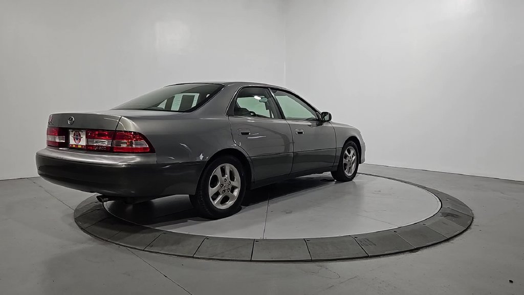 Used 2000 Lexus ES 330 w/ Lexus Value Pkg FWD image 5