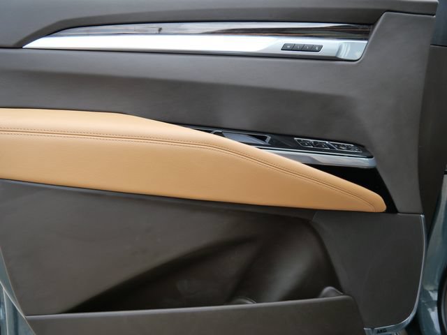 Used 2025 Cadillac Escalade ESV Premium Luxury w/ LPO, Floor Liner Package AWD/4WD image 12