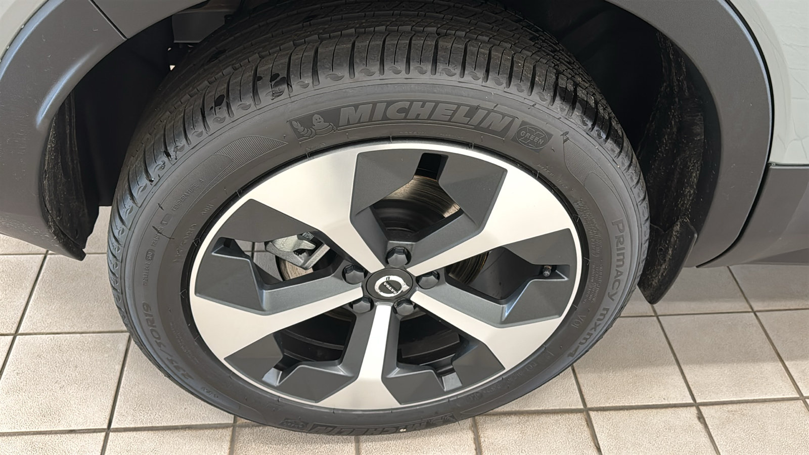 New 2026 Volvo XC40 B5 Plus w/ Protection Package Premier AWD/4WD image 31