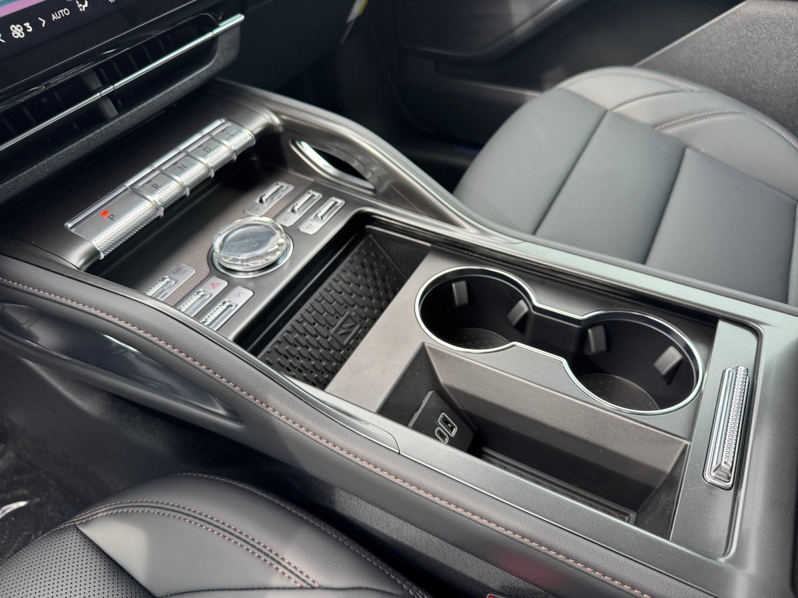 New 2026 Lincoln Nautilus Premier AWD/4WD image 15