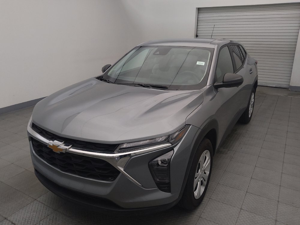 Used 2025 Chevrolet Trax LS FWD image 15