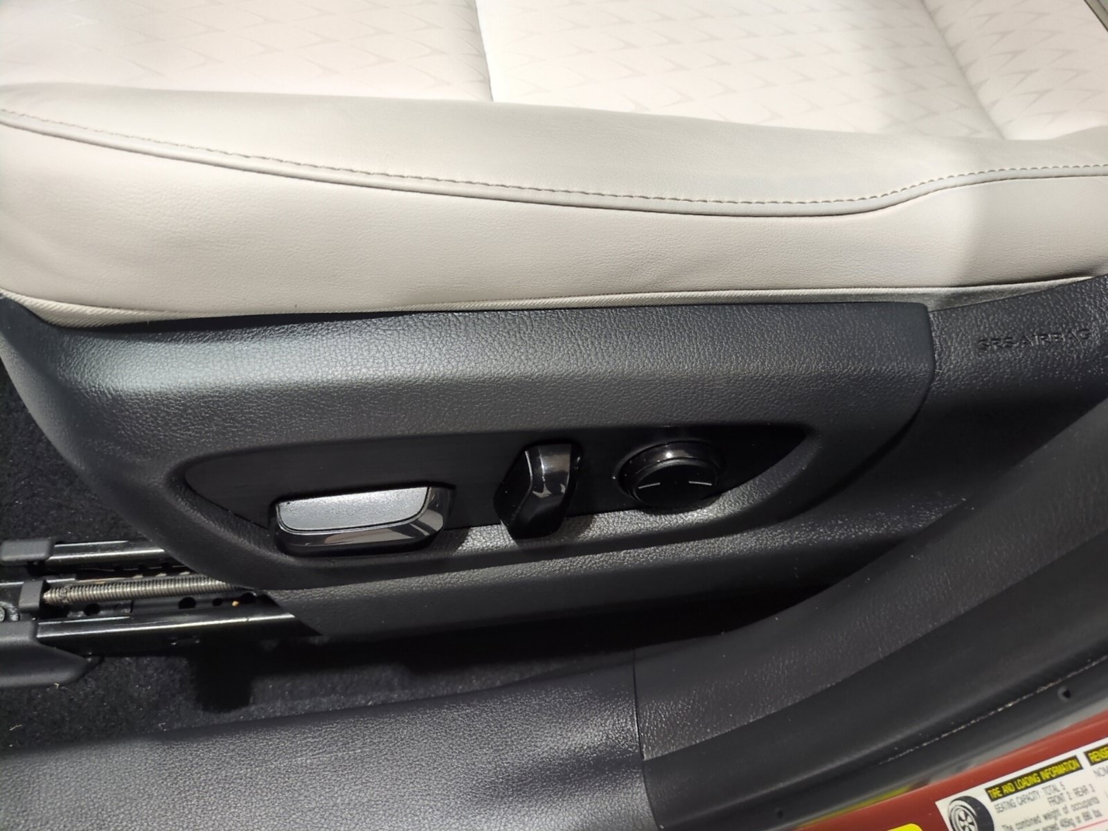 Used 2019 Lexus UX 250h w/ Accessory Package 2 AWD/4WD image 17