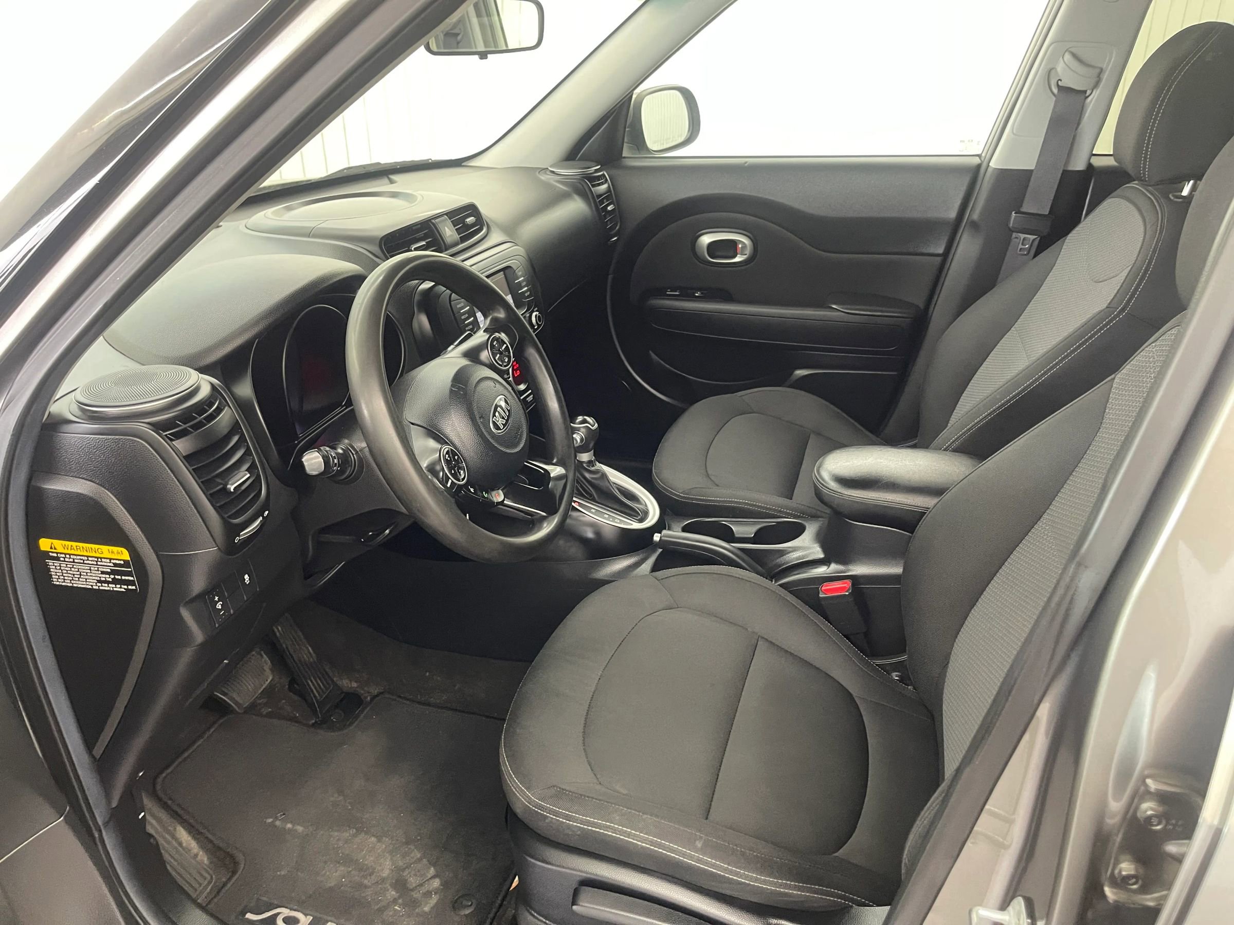 Used 2017 Kia Soul + image 9