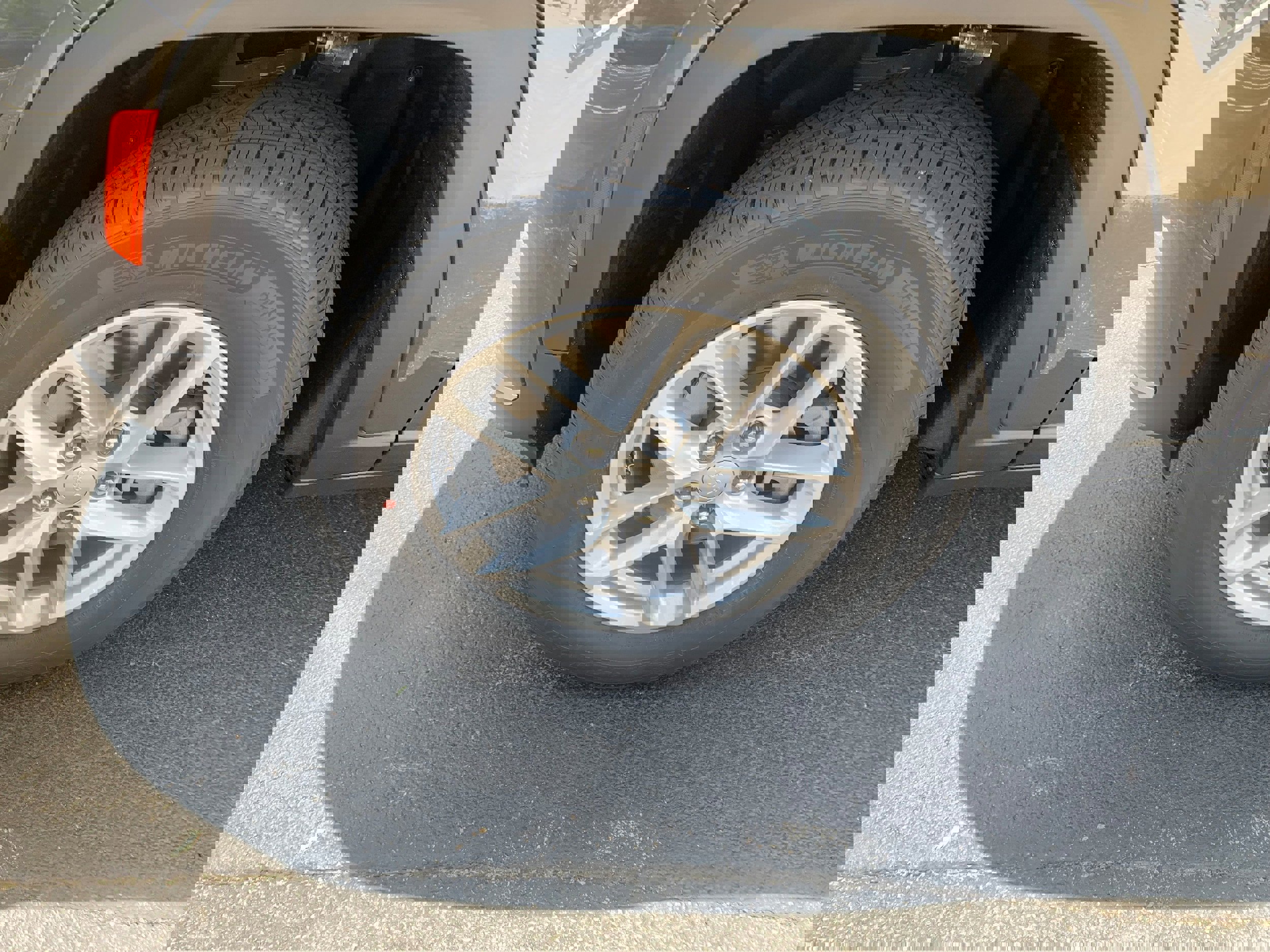 New 2025 Jeep Grand Cherokee L Laredo w/ Luxury Tech Group I image 5