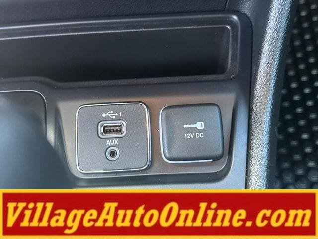 Used 2021 Jeep Cherokee Trailhawk w/ Trailer Tow Group AWD/4WD image 24