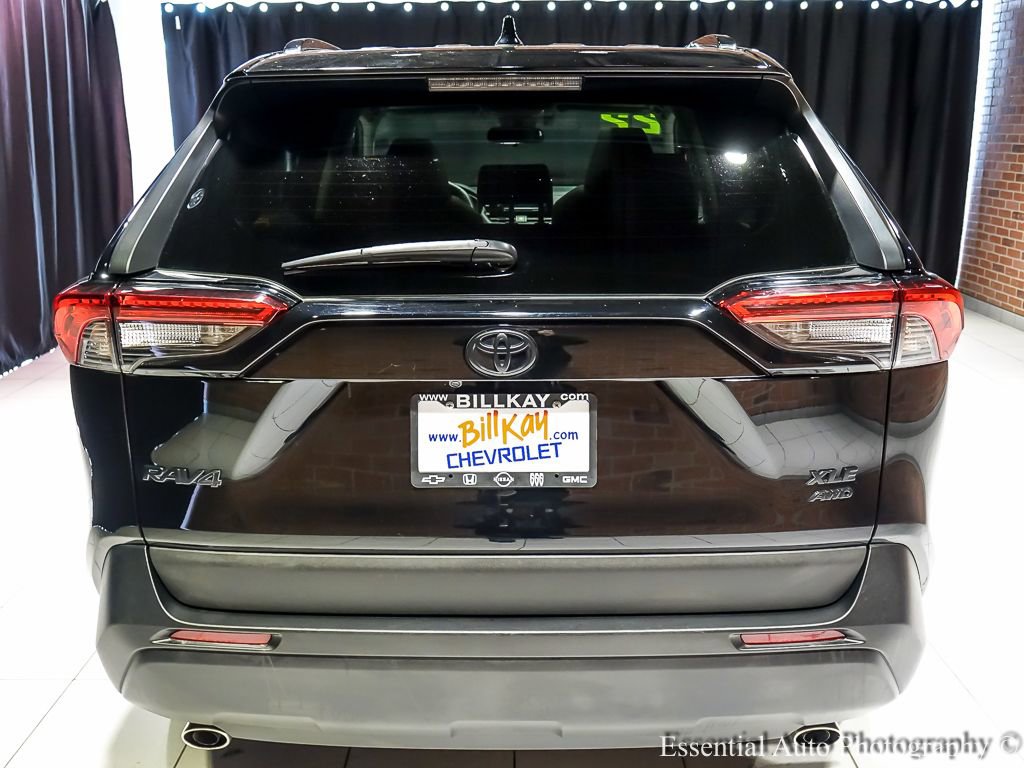 Used 2022 Toyota RAV4 XLE w/ Convenience Package image 8