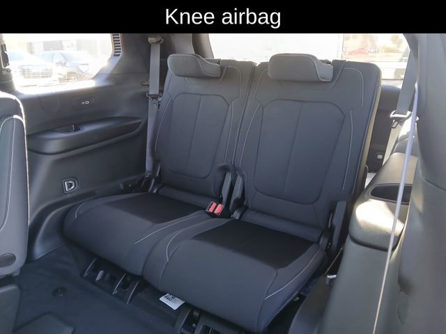 New 2025 Jeep Grand Cherokee L Laredo image 19