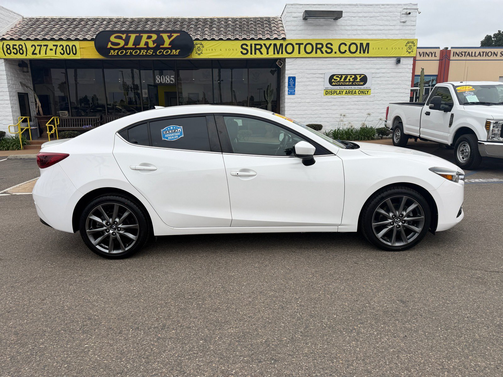 Used 2018 MAZDA MAZDA3 Grand Touring FWD image 2