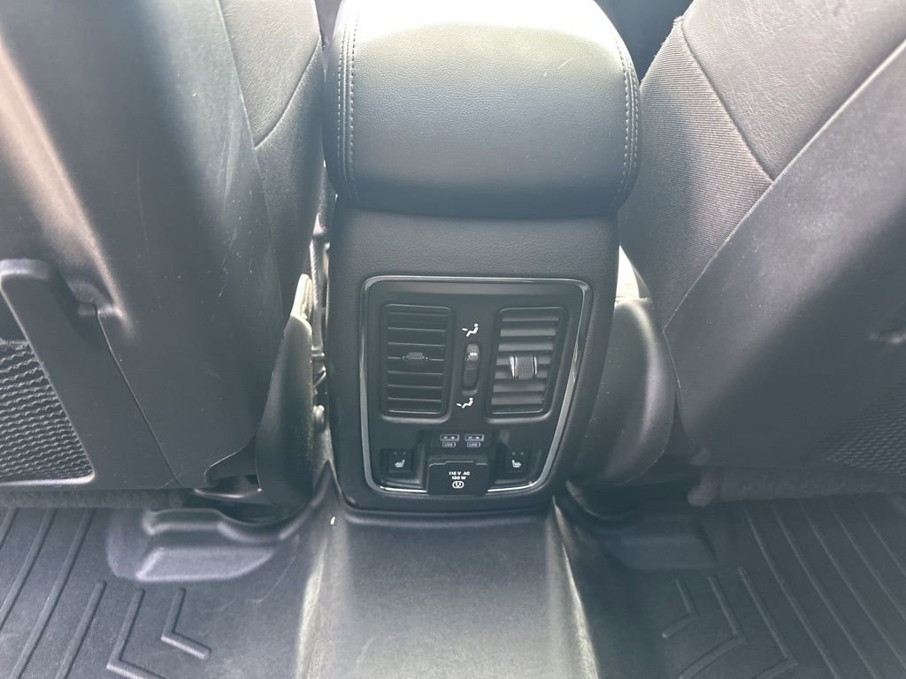 Used 2021 Jeep Grand Cherokee Limited w/ Luxury Group II image 28