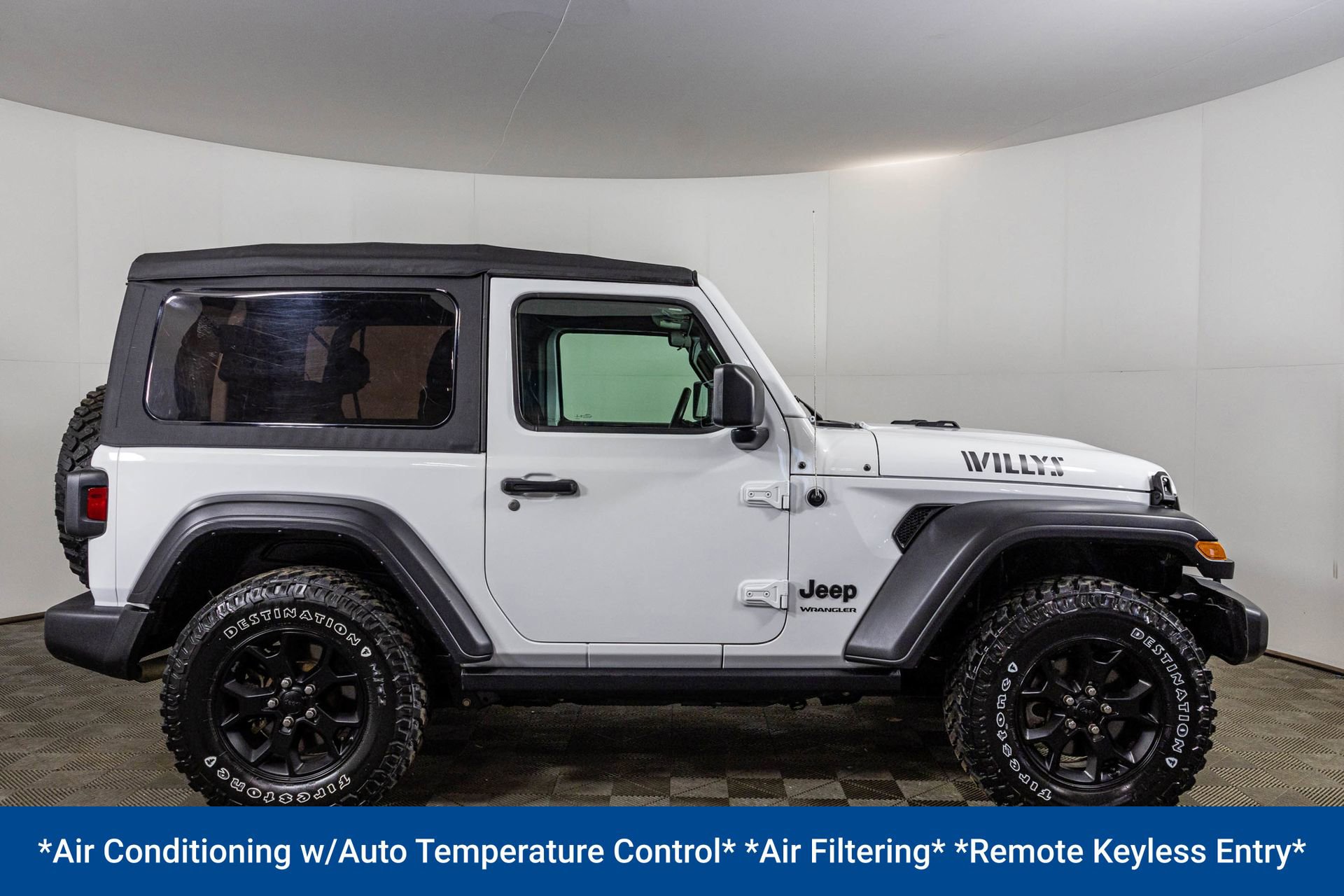 Used 2021 Jeep Wrangler Willys w/ LED Headlamp & Fog Lamp Group image 15