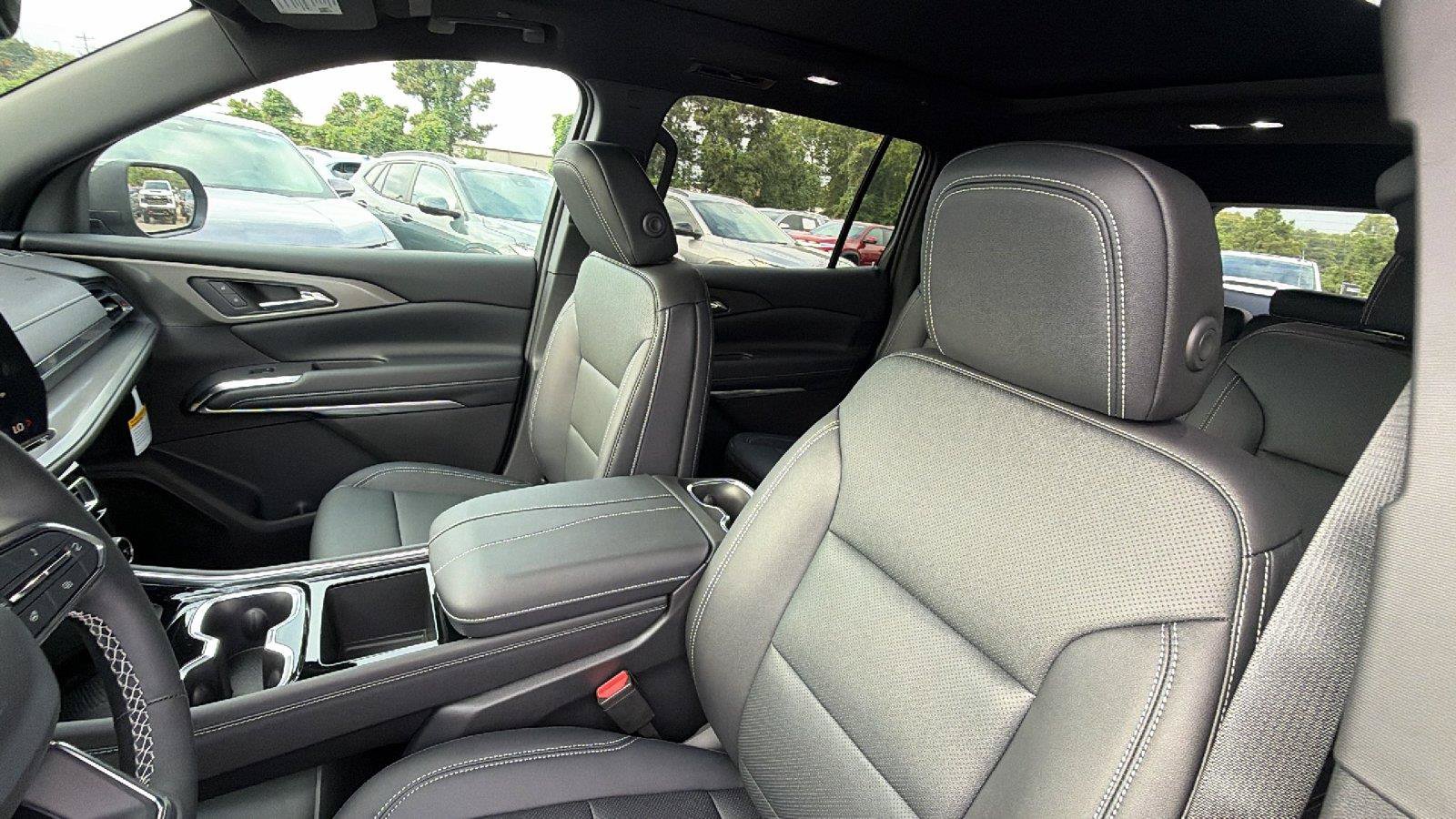 New 2027 Chevrolet Traverse LT w/ Sun and Wheel Package FWD image 18