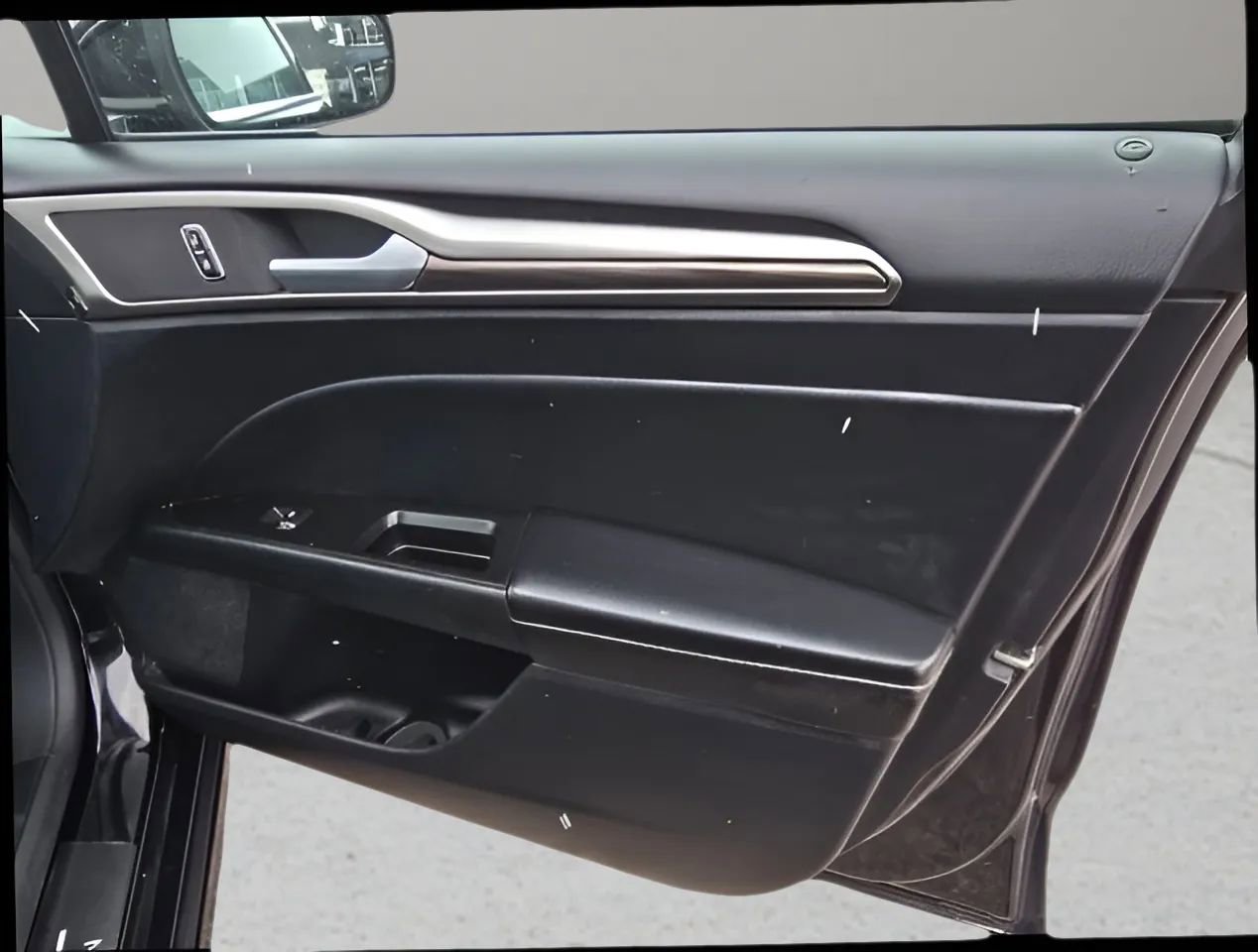 Used 2018 Ford Fusion SE w/ Fusion SE Technology Package image 19