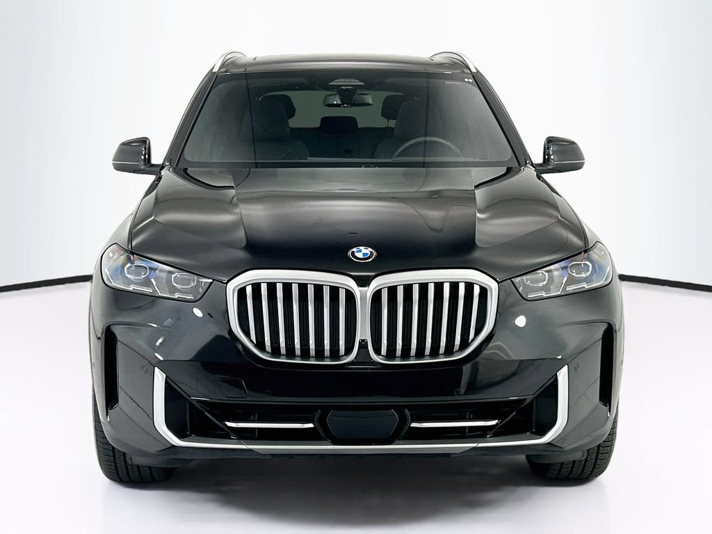 Certified 2024 BMW X5 xDrive40i w/ Premium Package AWD/4WD image 2
