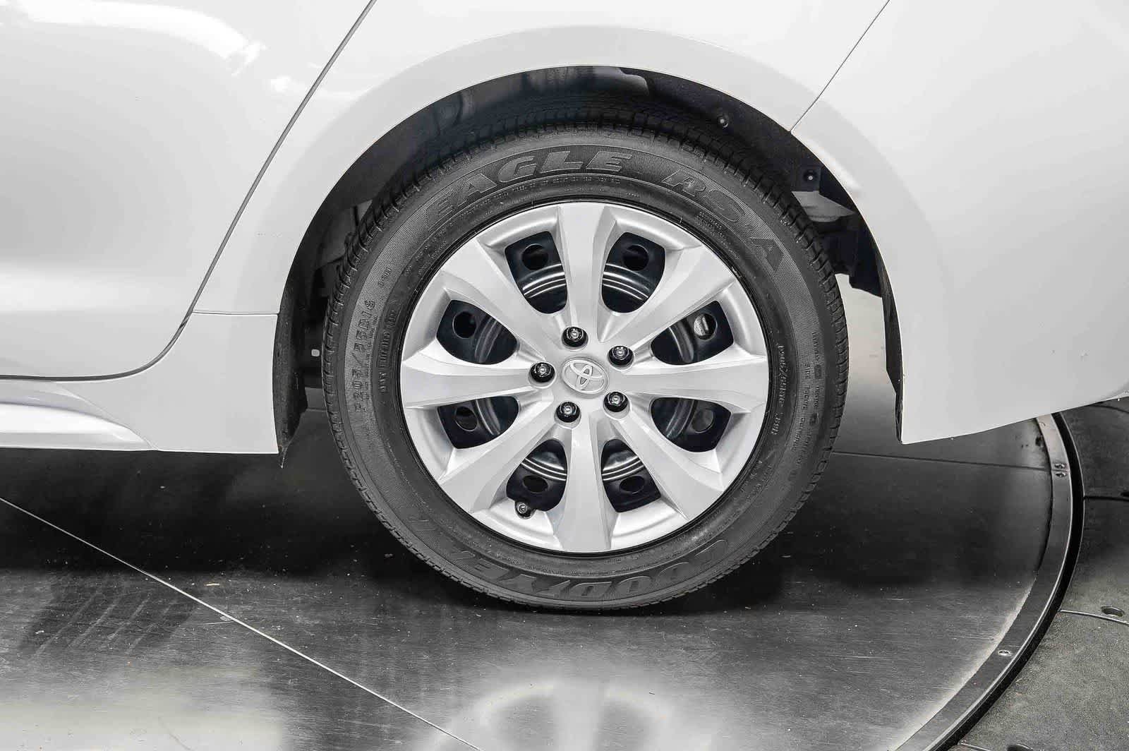 Certified 2022 Toyota Corolla LE FWD image 10