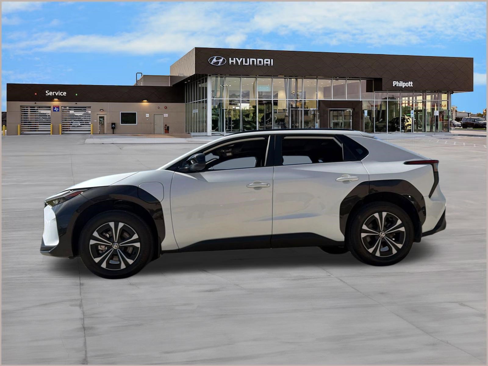 Used 2024 Toyota bZ4X XLE w/ Weather Package image 2