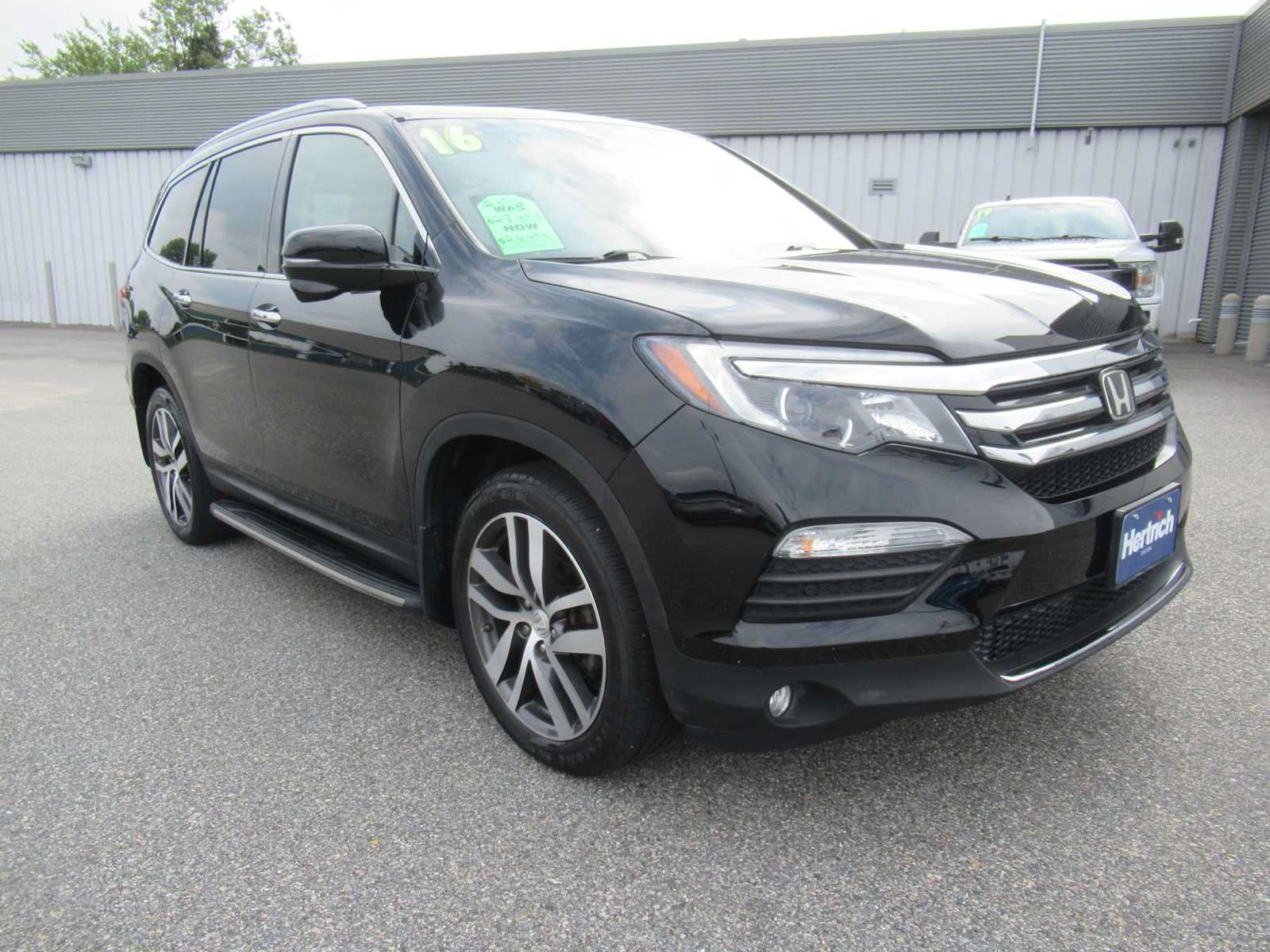 Used 2016 Honda Pilot Touring image 3